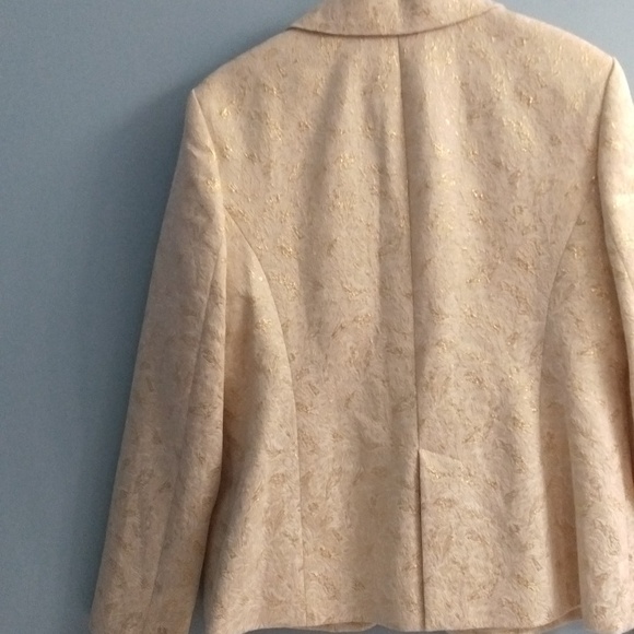 Dana Buchman Cream Blazer with Notched Lapels and Tailored Fit Size 16 - Picture 4 of 4